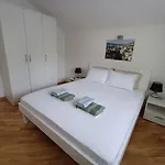 Tamara With Garden And River View - Free Private Parking & Garage Apartman Mostar