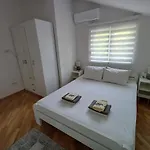 Tamara With Garden And River View - Free Private Parking & Garage *