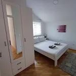 Apartman Tamara With Garden And River View - Free Private Parking & Garage Mostar