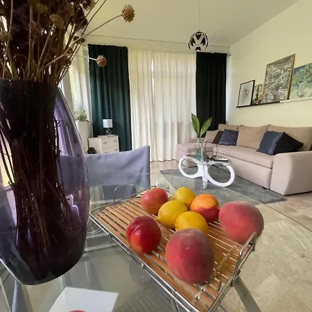 Apartment Tamara With Garden And River View - Free Private Parking & Garage *