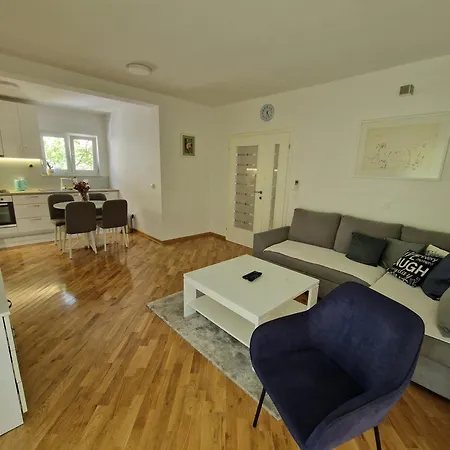 Apartment Tamara With Garden And River View - Free Private Parking & Garage Mostar