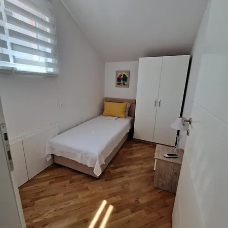 Tamara With Garden And River View - Free Private Parking Bicycle & Motorcycle Garage Mostar