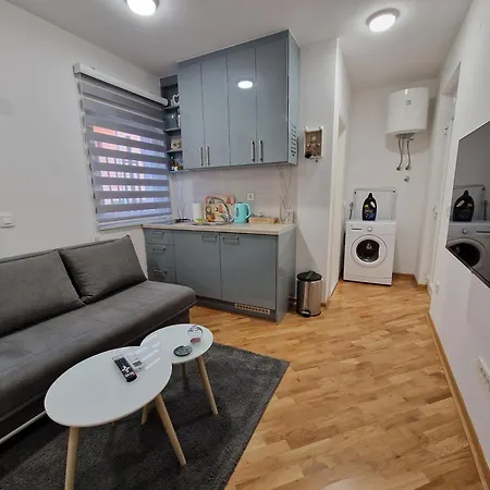 Διαμέρισμα Tamara With Garden And River View - Free Private Parking & Garage *