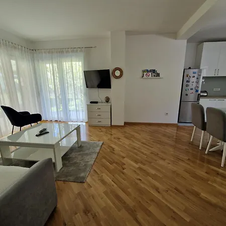 Διαμέρισμα Tamara With Garden And River View - Free Private Parking & Garage *