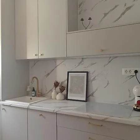 Tamara With Garden And River View - Free Private Parking & Garage