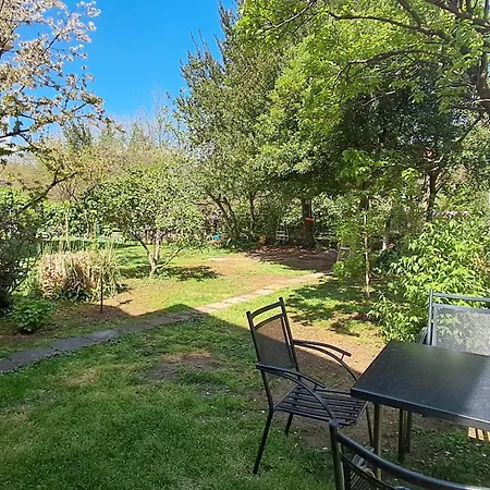 Tamara With Garden And River View - Free Private Parking & Garage