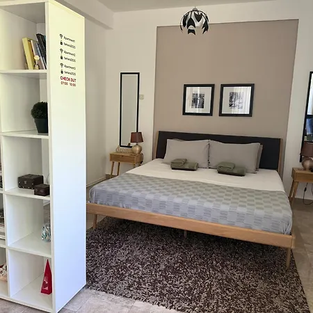 Tamara With Garden And River View - Free Private Parking & Garage Apartamento