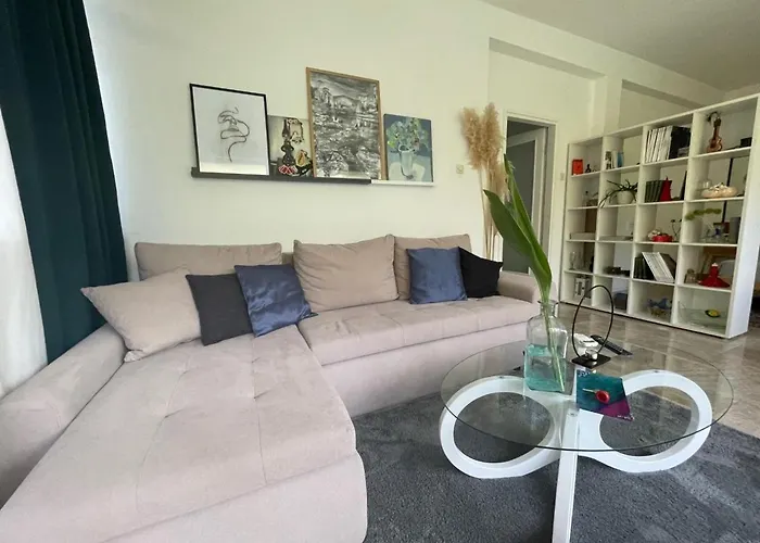 Apartmán Tamara With Garden And River View - Free Private Parking & Garage *